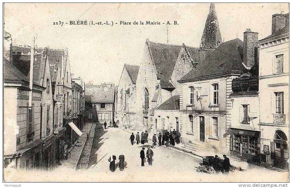 BLERE (Indre-et-Loire 37) - Place De La Mairie. - Bléré