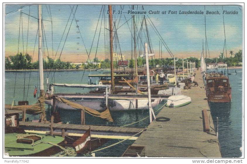 U.S.A. - FLORIDA - FORT LAUDERDALE - PLEASURE CRAFT - BOATS @ BEACH PIER - 1950 - Fort Lauderdale