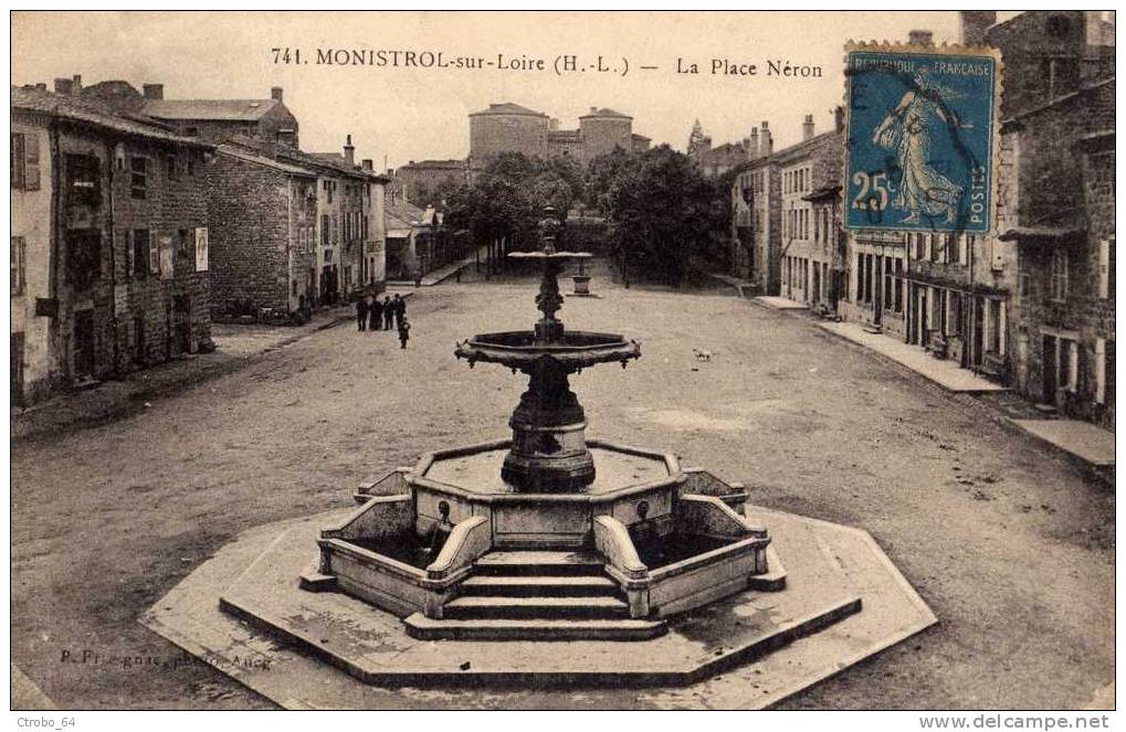 CPA MONISTROL-SUR-LOIRE 43 - La Place Néron - Monistrol Sur Loire