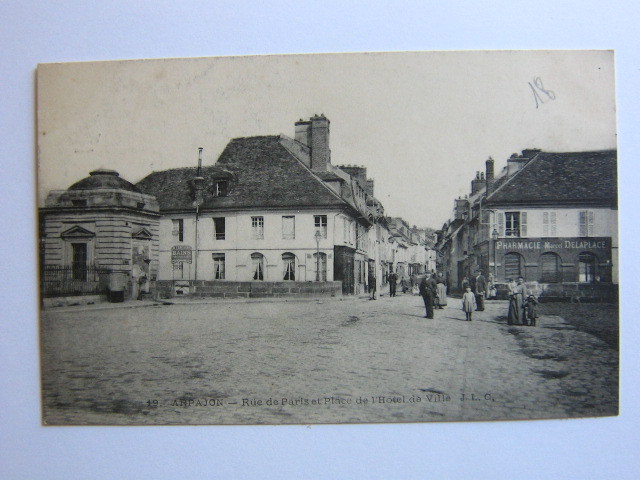 CPA 91 - ARPAJON - Rue De Paris Et Place De L'Hotel De Ville - Arpajon