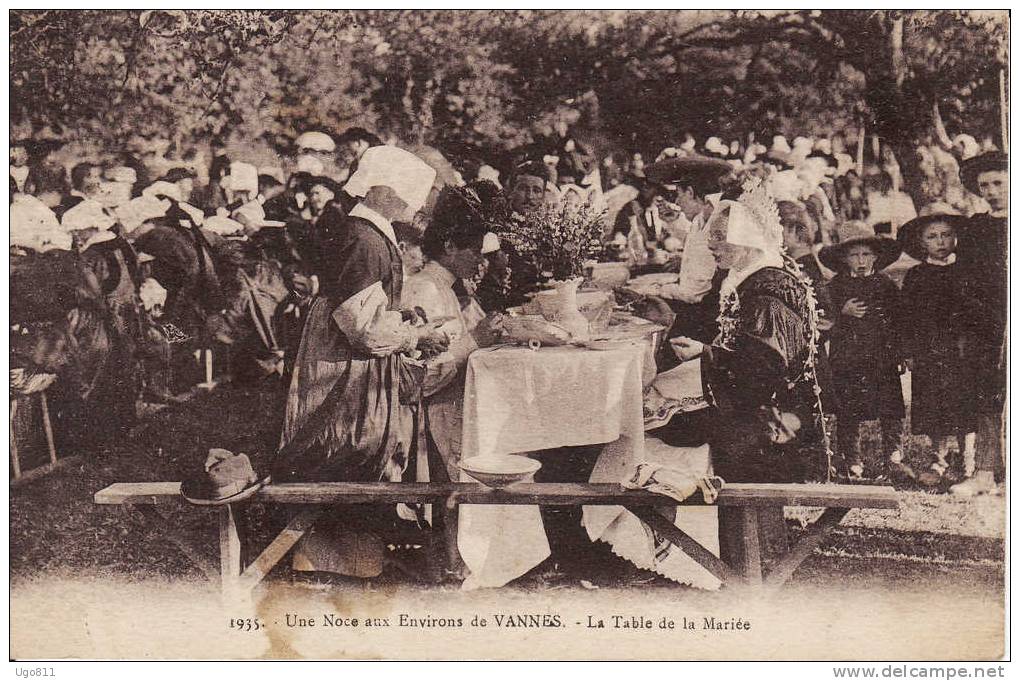 1935.   Une Noce Aux Environs De VANNES  -   La Table De La Mariée - Noces