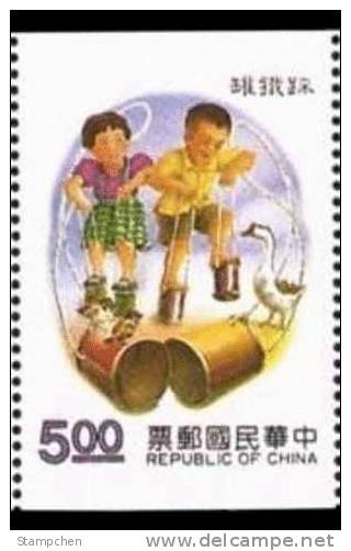 Sc#2840c 1992 Toy Stamp Walking On Iron Pot Goose Boy Girl Child Kid - Ganzen