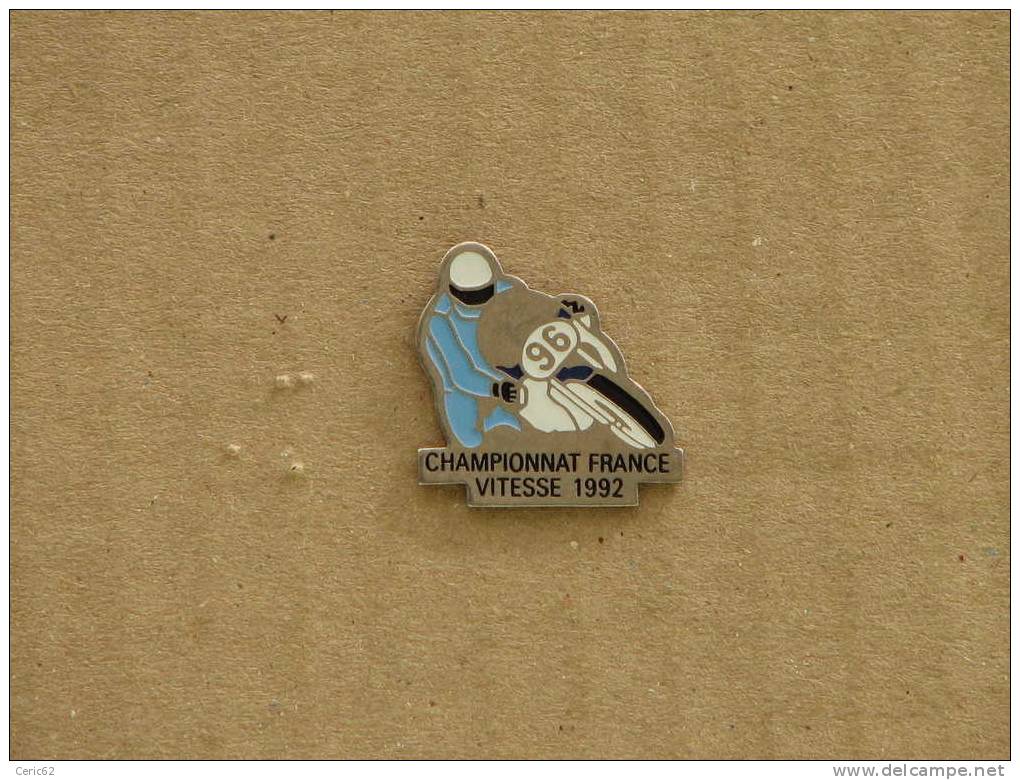 PINS MOTO CHAMPIONNAT DE FRANCE VITESSE 92 - Motorbikes