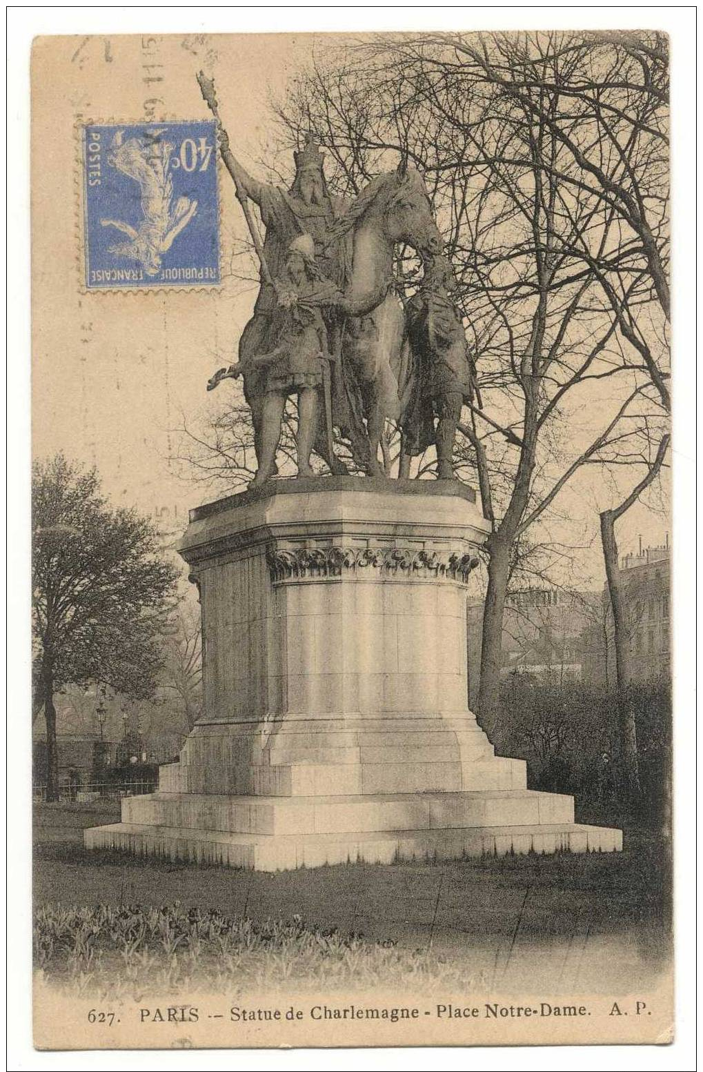 CPA Paris - Statue Charlemagne - Place Notre Dame A.P. 05a316) - Notre Dame De Paris