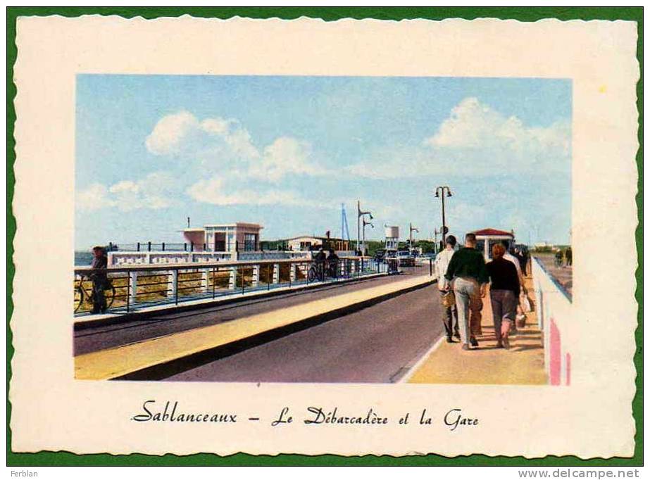 17.ILE DE RE. SABLANCEAUX. Vue Sur Le Débarcadère Et La Gare. Carte Dentelée. - Ile De Ré