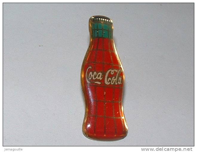 PIN´S - COCA COLA - Bouteille * - Coca-Cola