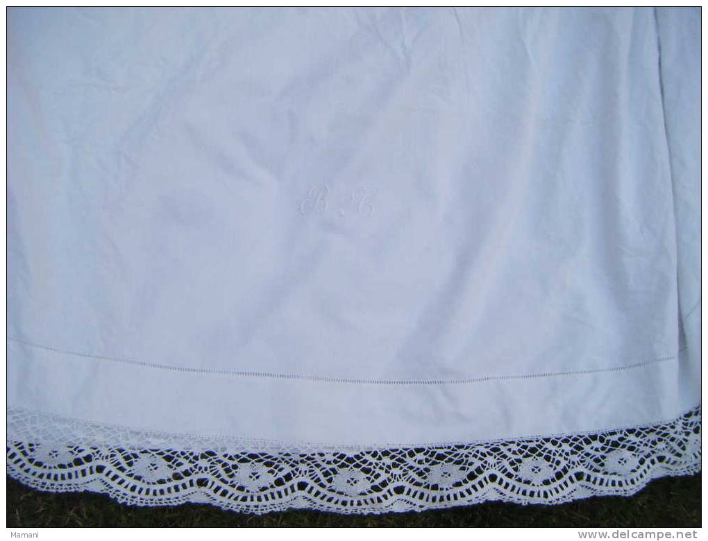 Drap Ancien  Monogramme- B C   223 X 284 SANS COMPTER LA DENTELLE - Sabanas/Cubrecamas