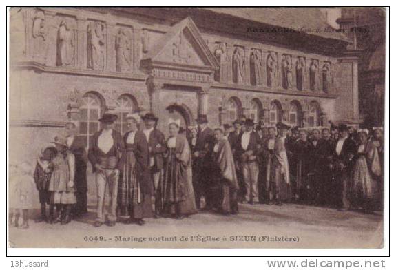 Carte Postale Ancienne Sizun - Mariage Sortant De L'Eglise - Religion, Cortège - Sizun