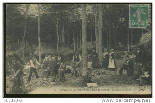 29 LA ROCHE MAURICE / Sabotiers En Forêt / - La Roche-Maurice