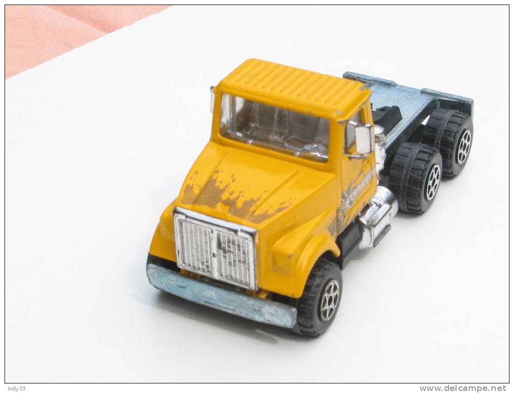 -  CAMION "2006 E TRACTOR" . MAJORETTE 1/60 - Trucks, Buses & Construction