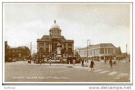 YORKS - HULL - VICTORIA SQUARE AND CITY HALL -  ANIMATED  1954  Ye155 - Hull