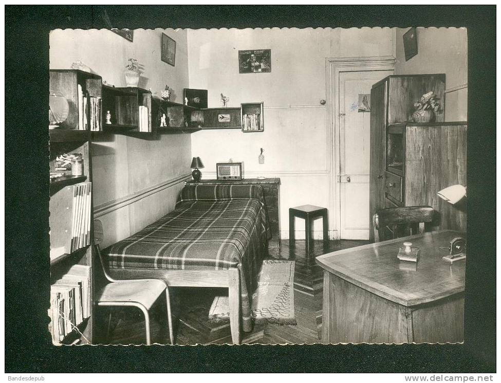 CPSM - Grigny (91) - Ecole Des Aiglons - Une Chambre De Moniteur ( En L'état Studio Viry Photo ) - Grigny