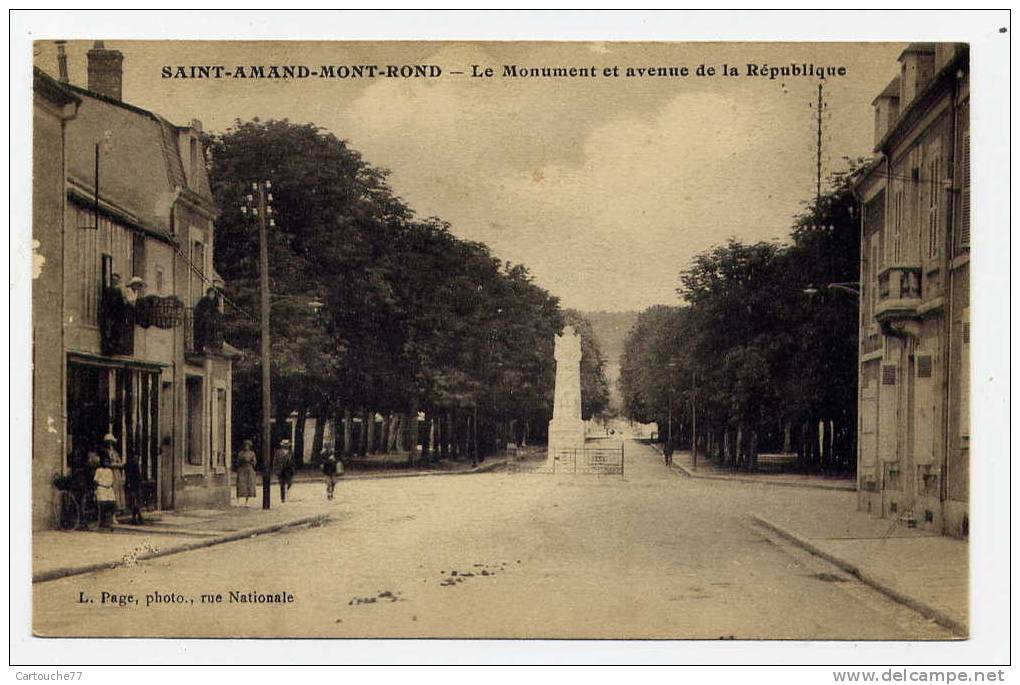 K15 - SAINT-AMAND-MONTROND - Le Monument Et Avenue De La République (carte Animée) - Saint-Amand-Montrond