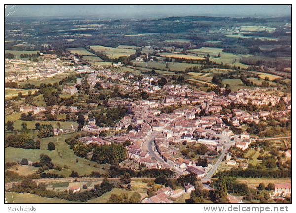 HAUTE VIENNE. CHALUS VUE GENERAL AERIENNE....petits Pli Coins Au Et Bas Gauche - Chalus