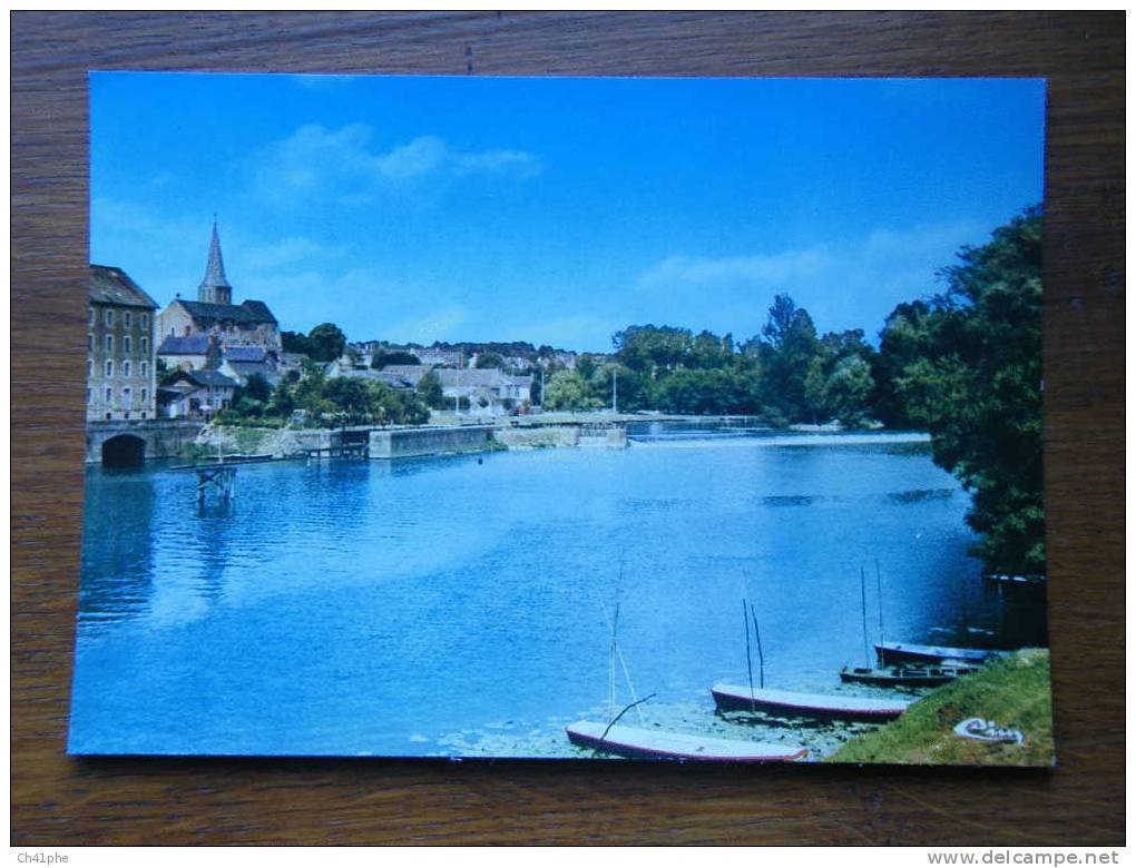 CHATEAUNEUF SUR SARTHE BORDS DE LA SARTHE (NE PAS SE FIER A LA COULEUR DE LA PHOTO) - Chateauneuf Sur Sarthe