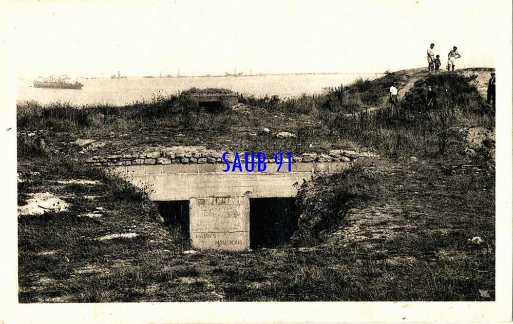 Arromanches - Les Blockhaus De La Falaise De Saint Côme De  Fresne -Non Circulé -Réf:2_0600 - Arromanches