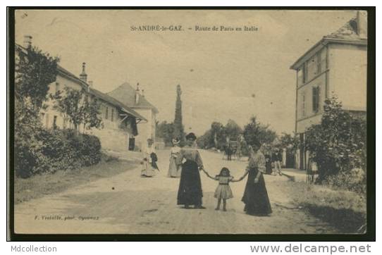 38 SAINT ANDRE LE GAZ / Route De Paris En Italie / - Saint-André-le-Gaz