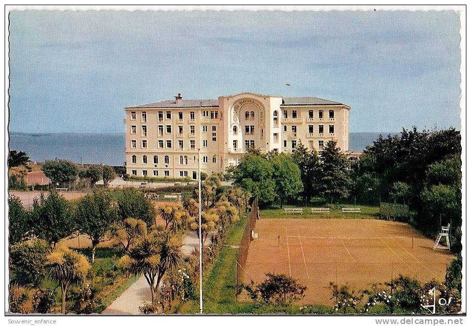 CP Crozon Morgat L´ Hôtel De La Mer Et Le Jardin 29 Finistère Terrain De Tennis - Crozon