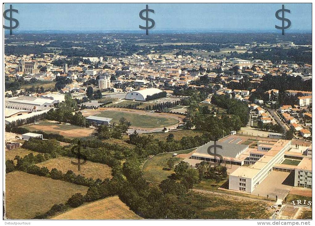 CHALLANS Vendée 85 : Capitale Du Canard : Vue Générale Aérienne Stade De Foot Football - Challans