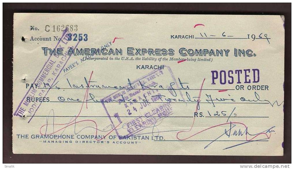 162683 Bank Cheque, The American Express Company Inc. Karachi Pakistan, 2annas Revenue Stamps On Back Side, 1969 - Bank & Insurance