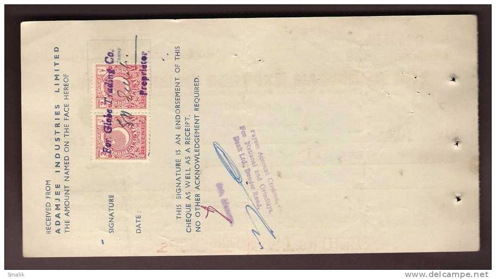 163578 Bank Cheque, The American Express Company Inc. Karachi Pakistan, 2annas Revenue Stamps On Back Side, 1969 - Bank & Insurance