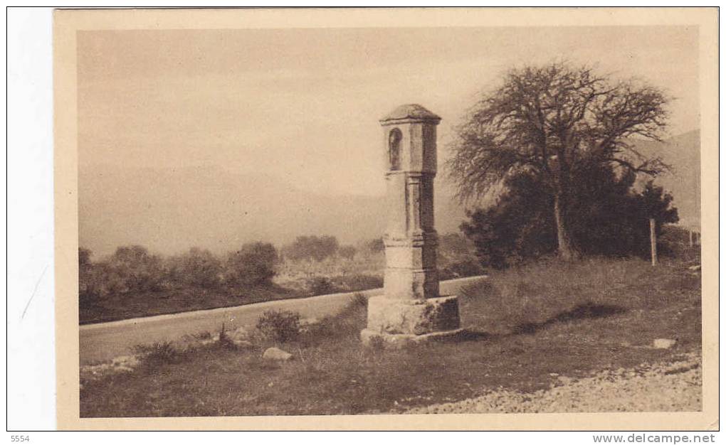 Cpa  13 Bouches Du Rhone  Cuges Les Pins Oratoire Ste Anne  Sur La Route Du Camp - Autres & Non Classés