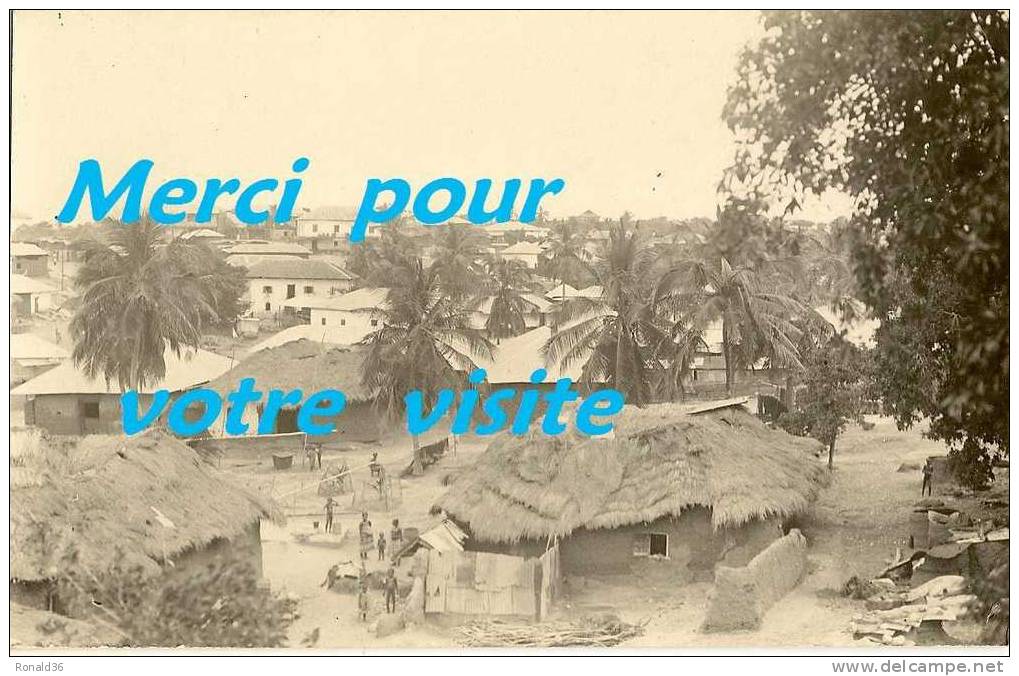 Cp Afrique GHANA Gold Coast KUMASI Koumassi Coomassie Coumassie Ville Et Habitations Femme Seins Nues - Ghana - Gold Coast