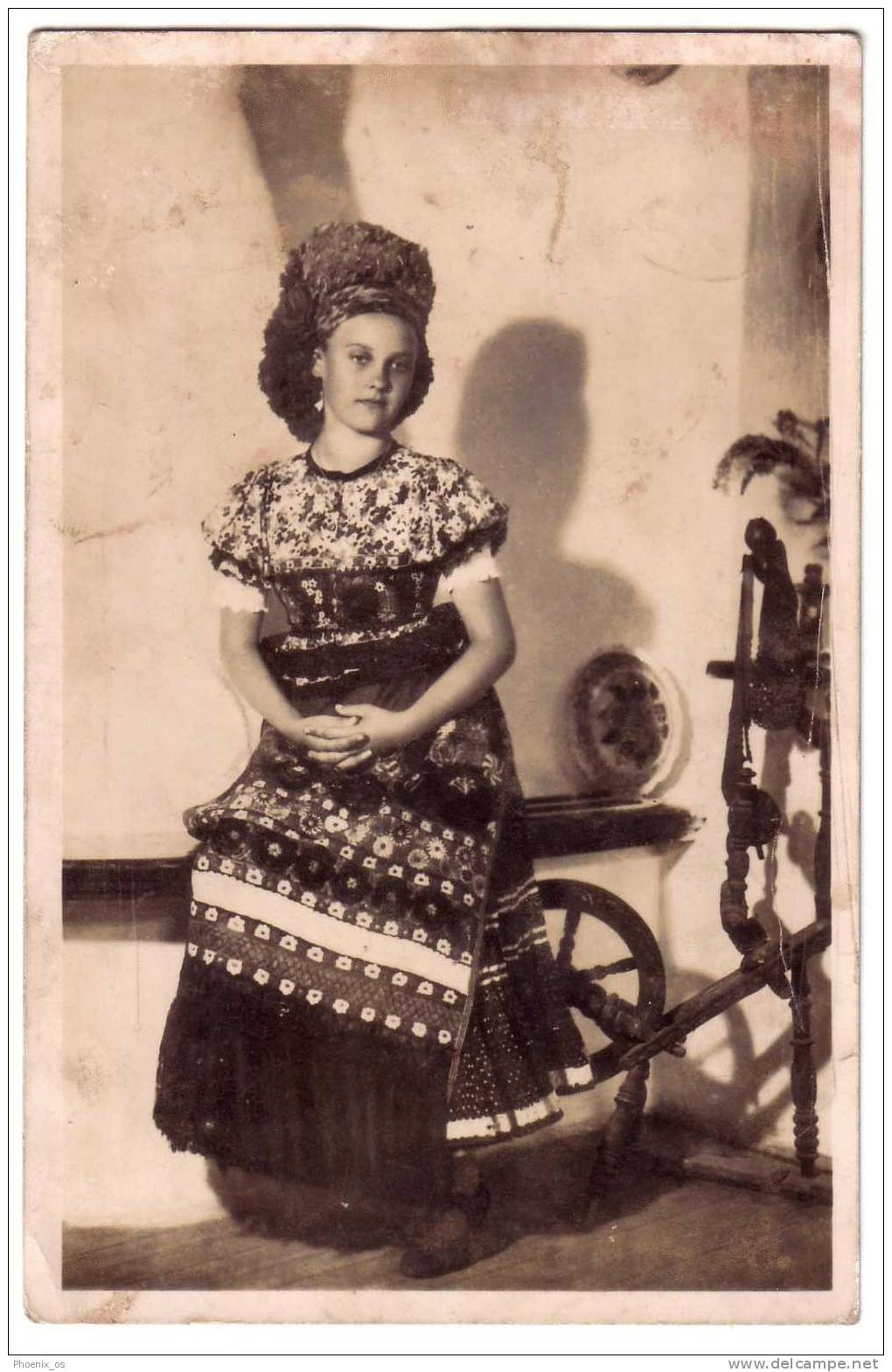 HUNGARY - Woman Folk Costume, MATYO - YOUNG WOMEN, Old Postcard - Unclassified