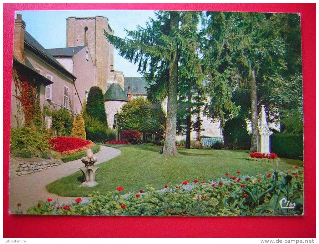 CPSM OU CPM -45-LOIRET-PITHIVIERS-JARDIN DE LA MAIRIE -NON VOYAGEE - Pithiviers