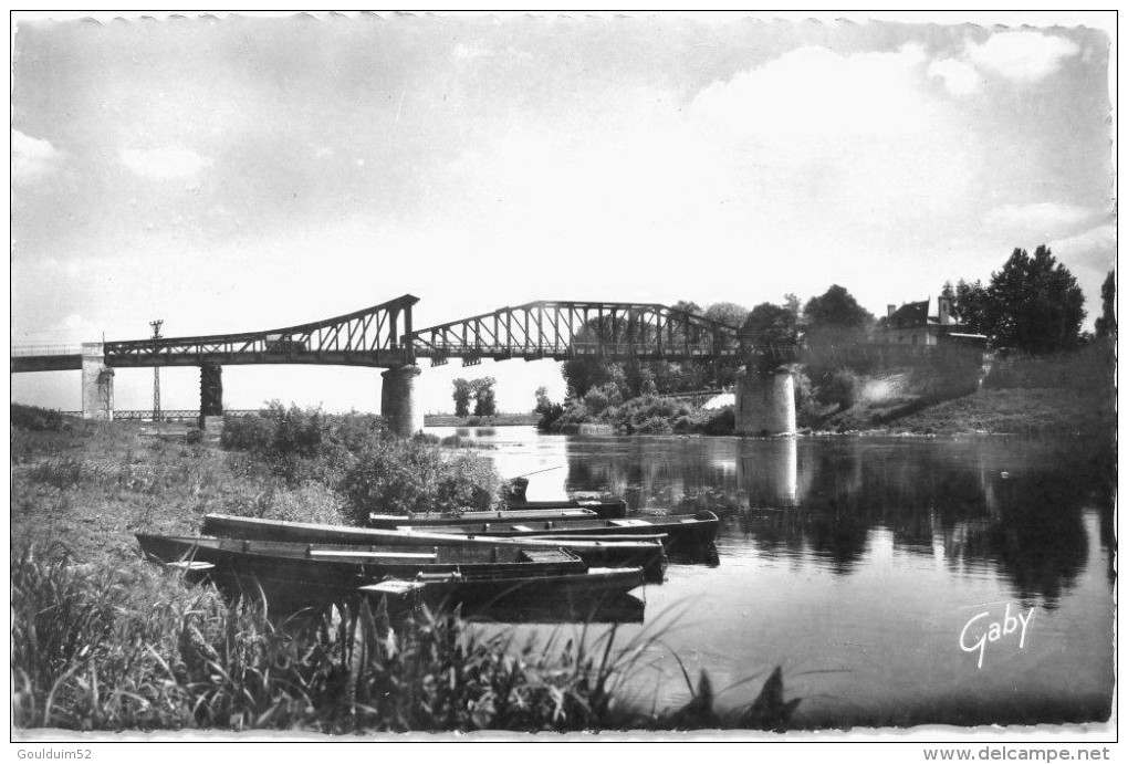 La Vienne Et Le Pont - L'Île-Bouchard