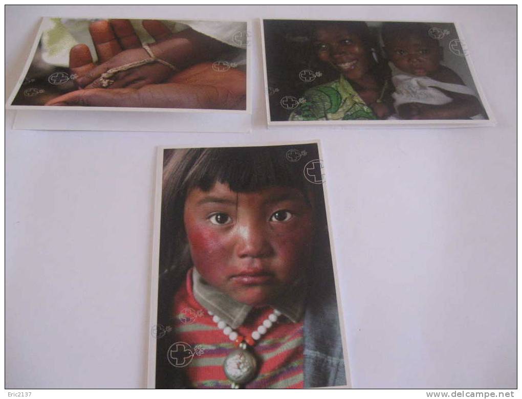 LOT DE 3 CARTES DE MEDECINS DU MONDE - Croix-Rouge