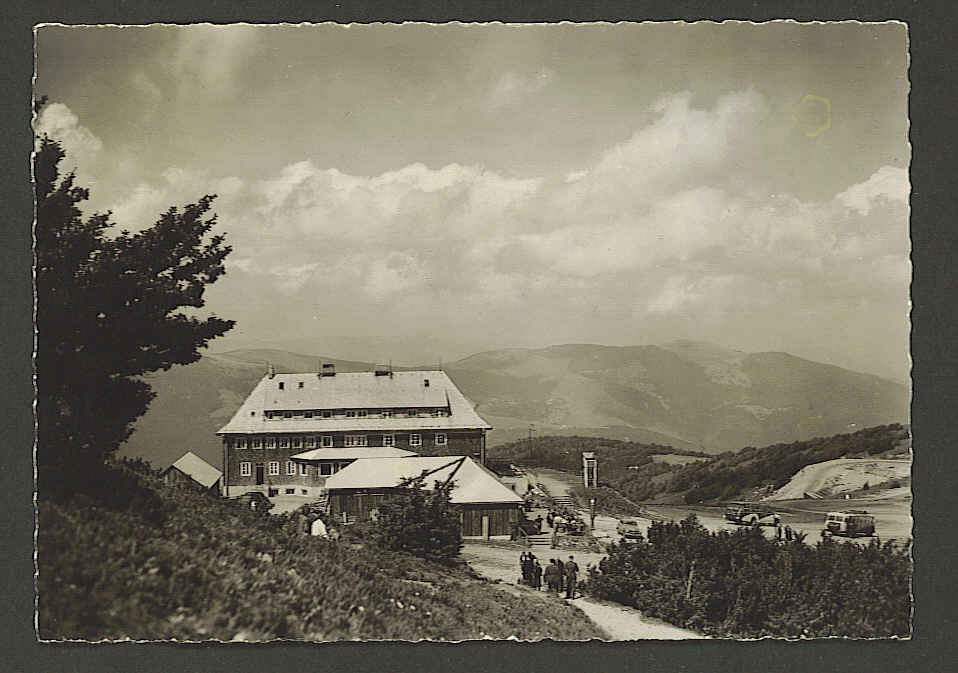 Hotel Du Grand Ballon   Voitures Et Personnages D'époque  - Fin Des Années 1940 Début  Des Années 1950 - Guebwiller