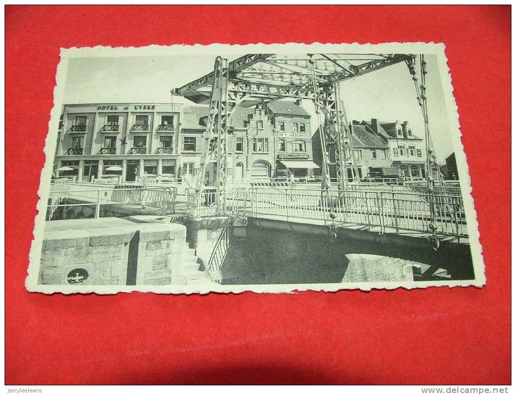 Nieuwpoort - Nieuport - Brug En Sluizen , Pont Et écluses De L´Yser - Oostduinkerke