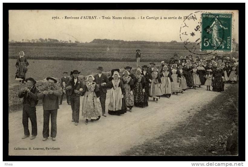 56 Erdeven 2761 Environs D'AURAY Trois Noces R?unis - Le Cort?ge ? Sa Sortie De L'Egli D56D K56013K C56054C RH011224 - Erdeven