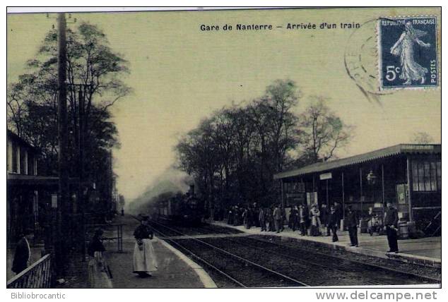 D92 - CPA TOILEE - GARE DE NANTERRE - ARRIVEE D´UN TRAIN - Nanterre