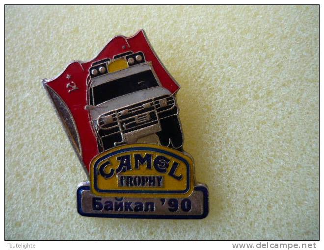 1  Pin´s  F  CAMEL  TROPHY     " 90 " - Automobile - F1