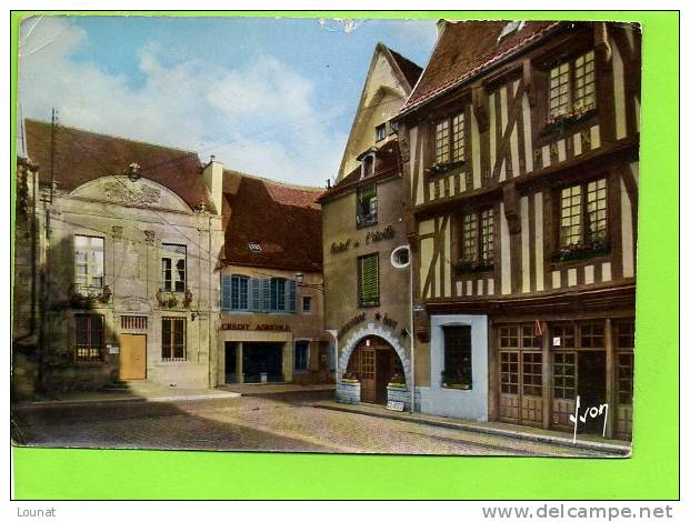 89 NOYERS Sur SEREIN : Place De L´Hôtel De Ville (crédit Agricole - Hotel De L´Etoile) - Banks