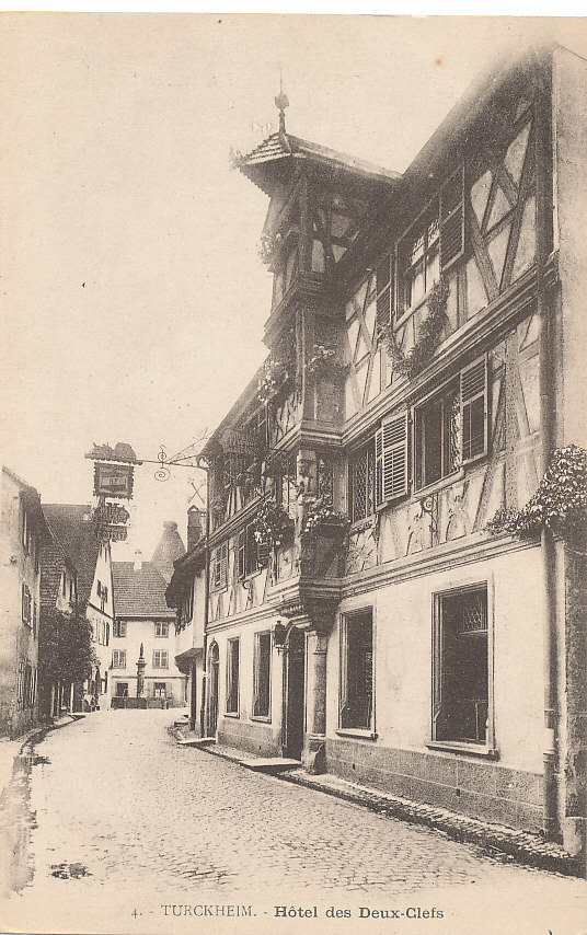 T  830 / CPA B TURCKEIM  (68)  HOTEL DES DEUX CLEFS - Turckheim