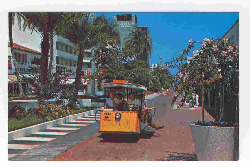 USA   Exotic Lincoln Mall, Miami Beach, Fla. With Sightseeing Tram Fot The Tired Shoppers - Miami Beach