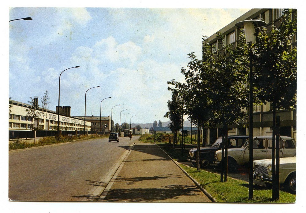 * METZ La Rue Pierre Boileau Et Le Centre De Formation Profesionnelle Des Adultes - Metz Campagne