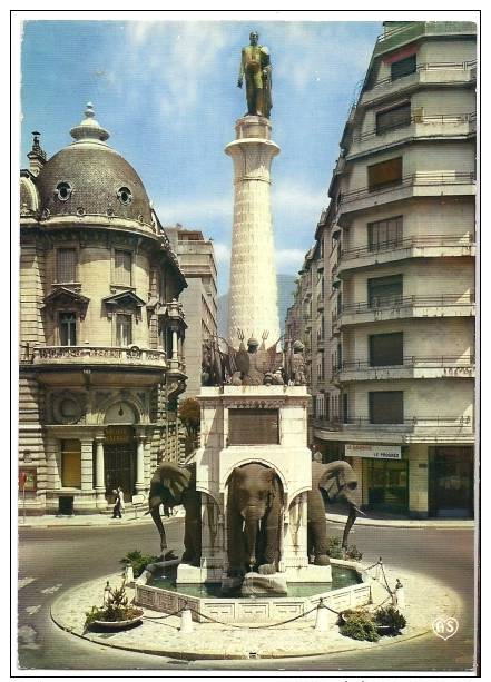 73 CHAMBERY  Fontaine Des Eléphants "4 SANS Q" - Statue Du G1 De Boïgne - Chambery