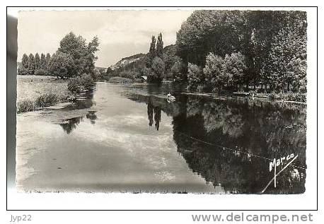 Jolie CP Photo 27 Acquigny Bords De L'Eure - Ed Marco N° 10 - CAD Acquigny 8-09-1958 / Tp Le Quesnoy - Acquigny