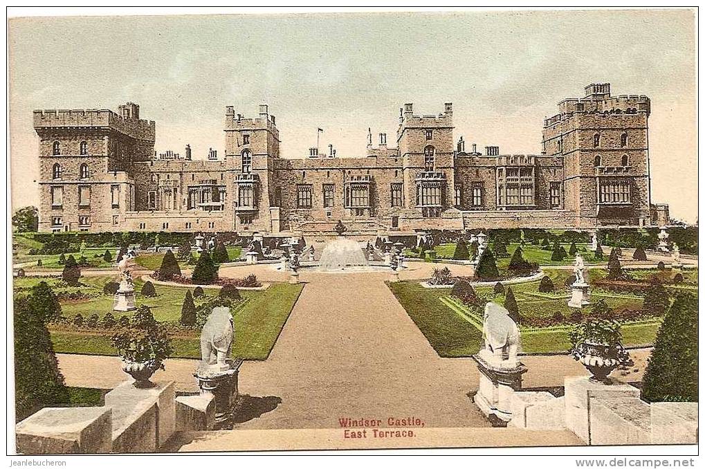 C.P.A (  WINDSOR  CASTLE , EAST TERRACE  " Beau Plan "  ) - Windsor Castle