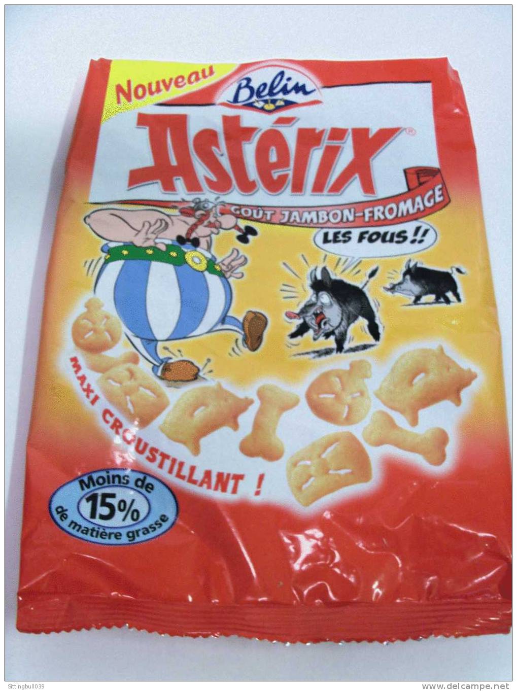 ASTERIX. Sachet PUB BELIN, Biscuits Apéritif, Illustré Avec Obélix Et Sangliers. Recettes Et Jeu Au Verso. 2005 - Objets Publicitaires