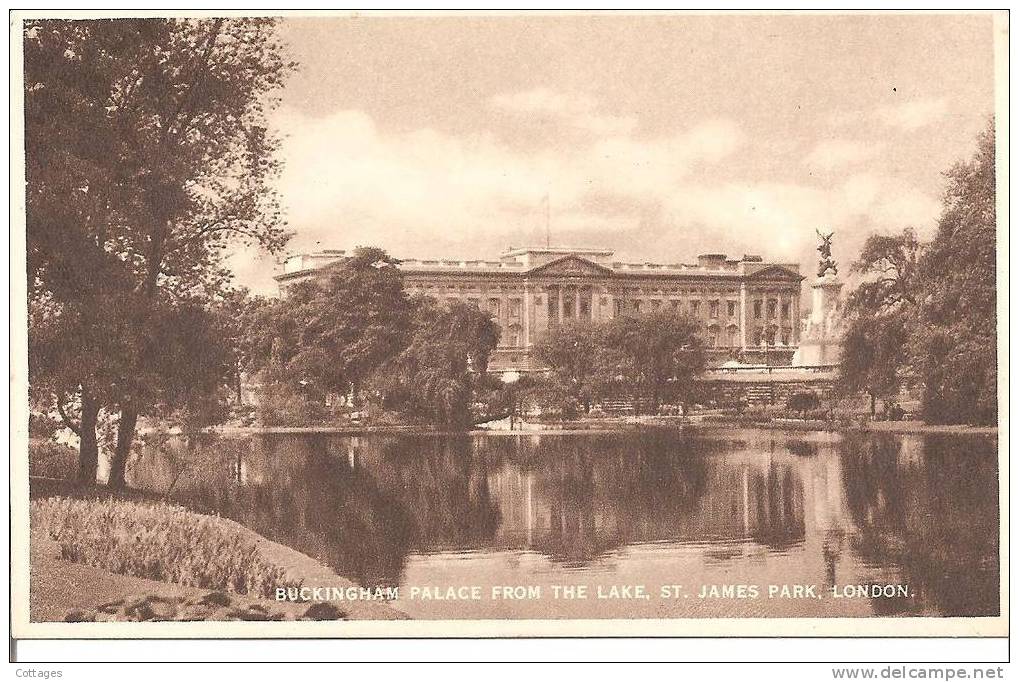 LONDON - BUCKINGHAM PALACE From The Lake St James Park - Années 1930 - Buckingham Palace