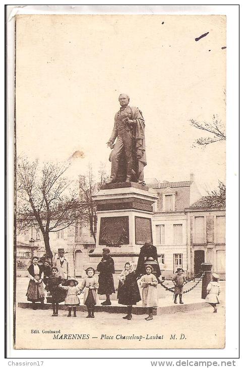 17 -  MARENNES- Lot De 2 Cartes  -  Place Chasseloup-Laubat +écoliers Devant La Statue - Animée  Grand Café National - Marennes