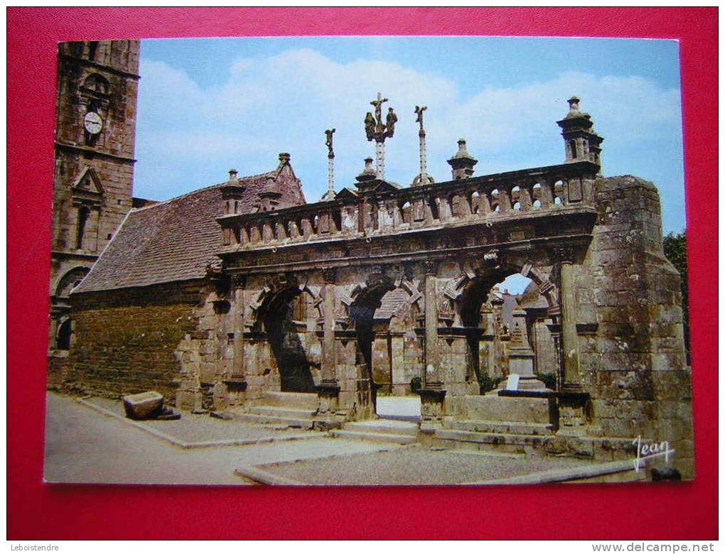 CPM-29-FINISTERE- SIZUN-LA PORTE TRIOMPHALE DE L'ENCLOS PAROISSIAL  -2 PHOTOS DE LA CARTE EN BON ETAT ,VECU D'USAGE - Sizun