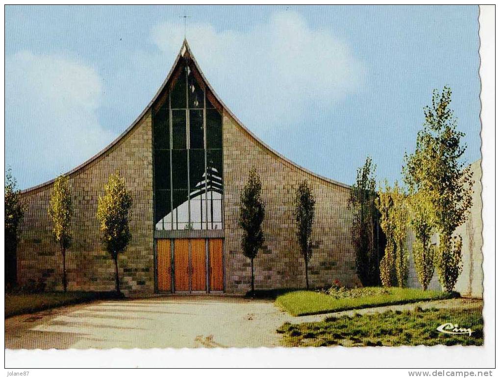 CPSM     91      BRETIGNY SUR ORGE          EGLISE SAINT PAUL - Bretigny Sur Orge