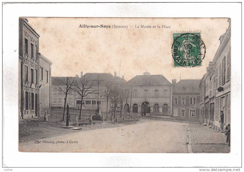 80 - Ailly-sur-Noye     La Mairie Et La Place - Ailly Sur Noye