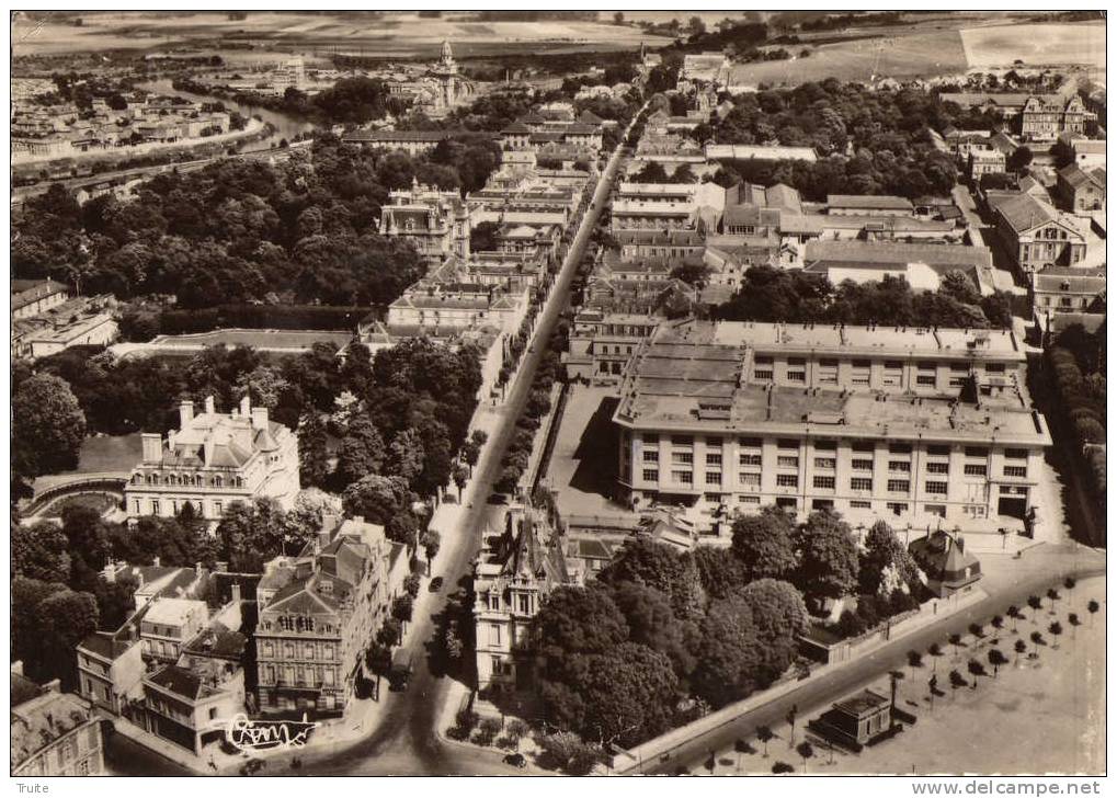 EPERNAY VUE AERIENNE AVENUE DE CHAMPAGNE MAISON MOET ET CHANDON